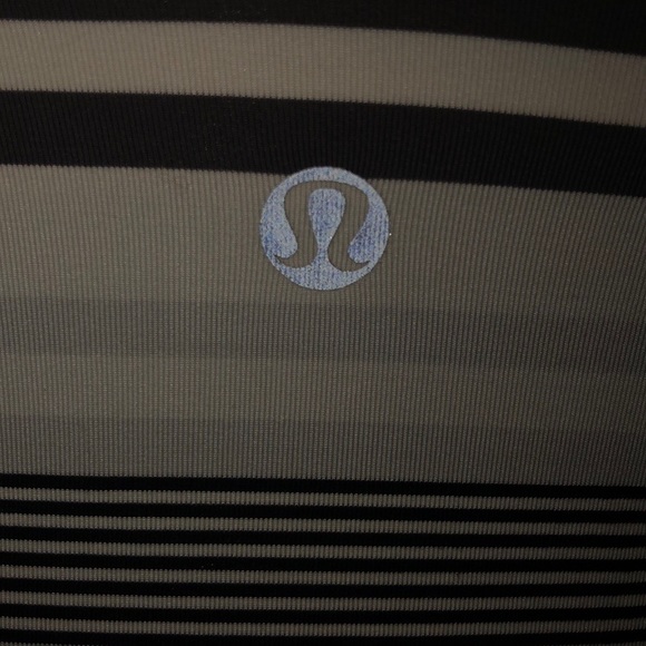 Women’s lululemon top - Picture 4 of 5